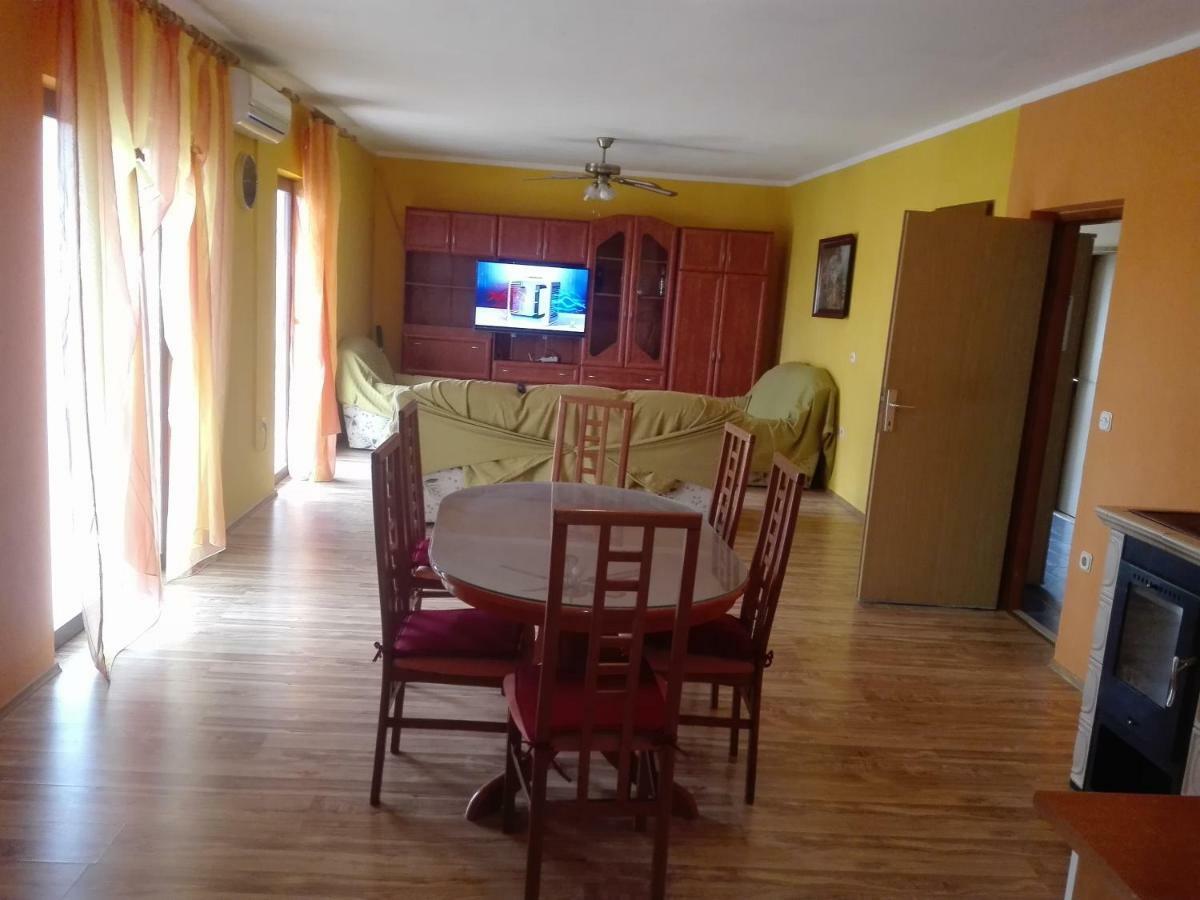 Apartment Luka Trogir Exterior photo