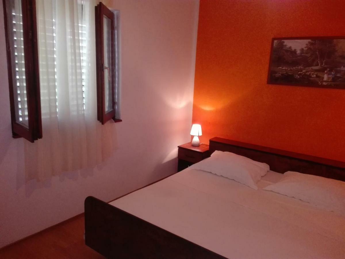 Apartment Luka Trogir Exterior photo